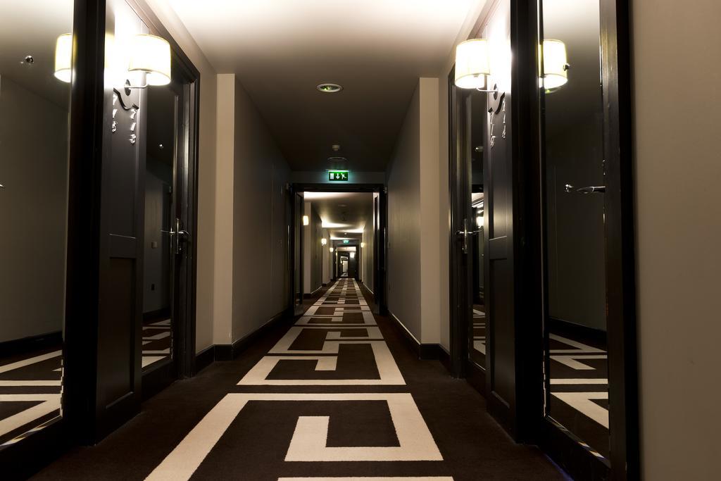 The Fitzwilliam Hotel Belfast Exterior foto A corridor